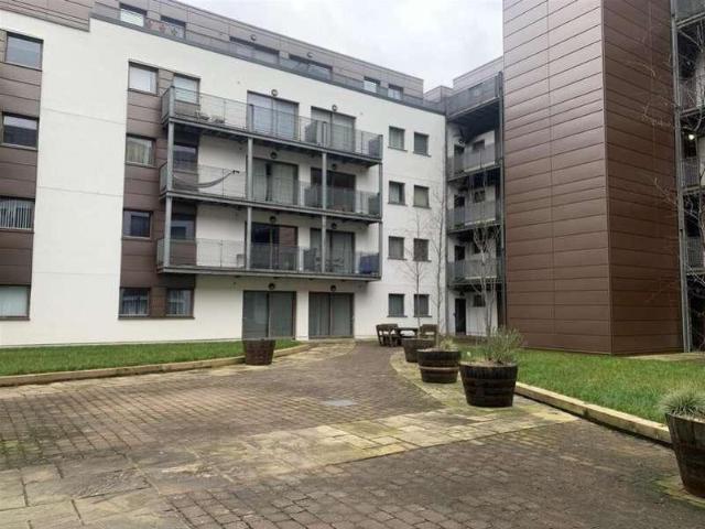 2 bed flat for sale