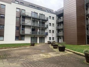 2 bed flat for sale