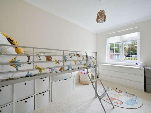 2 bed flat for sale