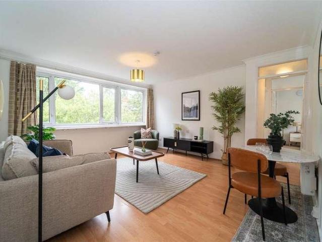 2 bed flat for sale