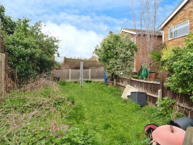 2 bed flat for sale