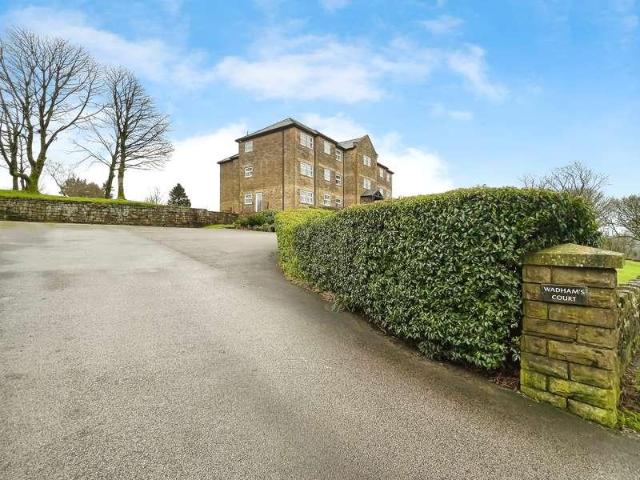 2 bed flat for sale