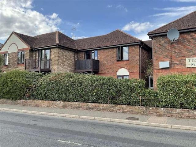 2 bed flat for sale