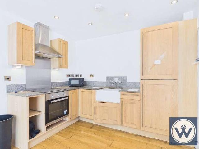 2 bed flat for sale