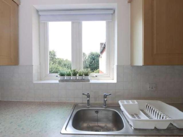 2 bed flat for sale
