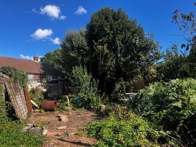 2 bed flat for sale