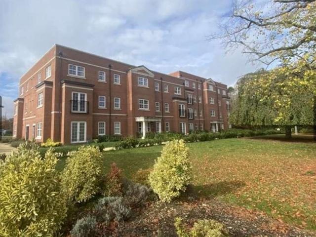 2 bed flat for sale