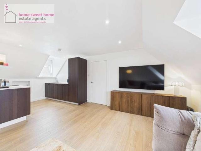 2 bed flat for sale