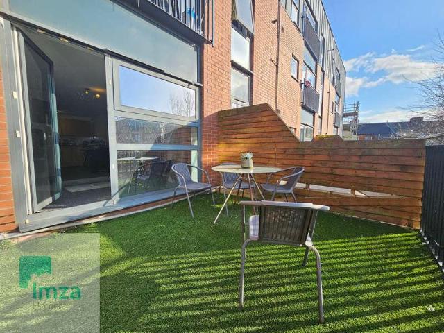 2 bed flat for sale