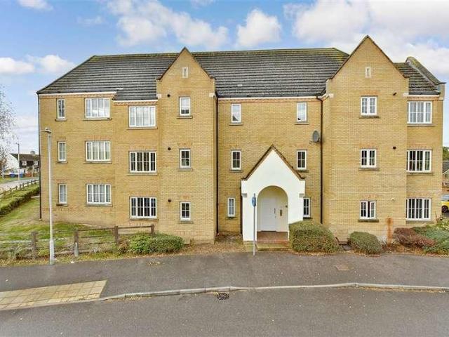 2 bed flat for sale