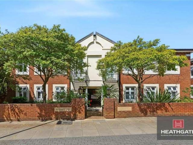 2 bed flat for sale