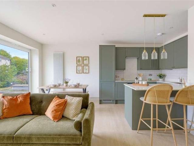 2 bed flat for sale