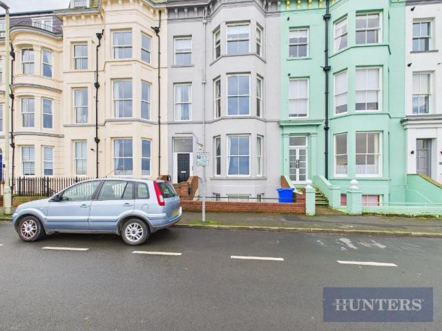 2 bed flat for sale