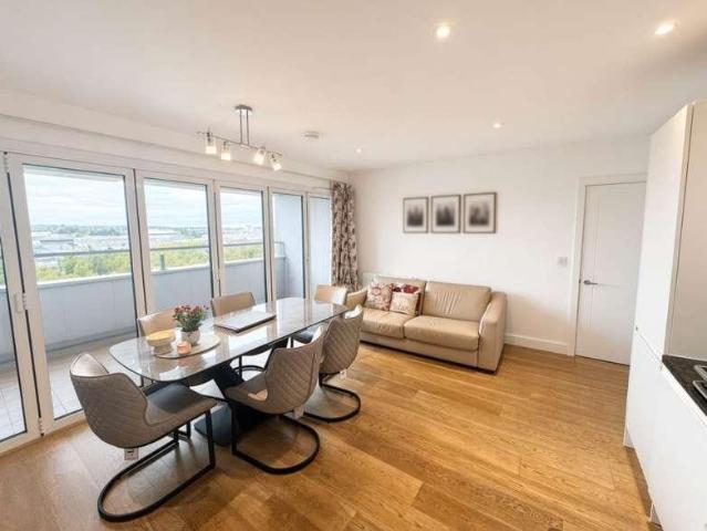 2 bed flat for sale
