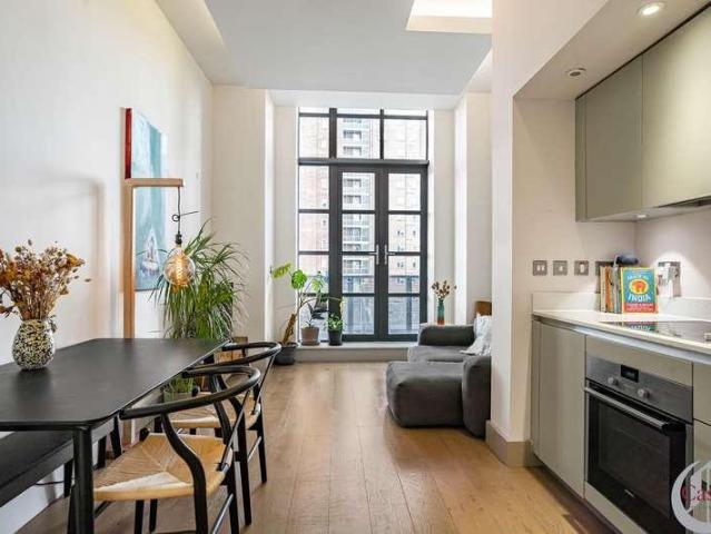 2 bed flat for sale