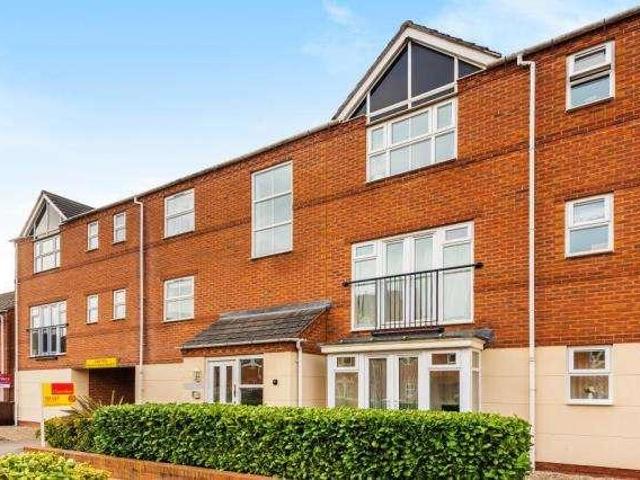 2 bed flat for sale