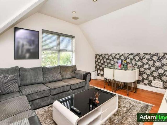 2 bed flat for sale