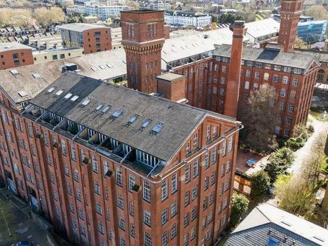 2 bed flat for sale