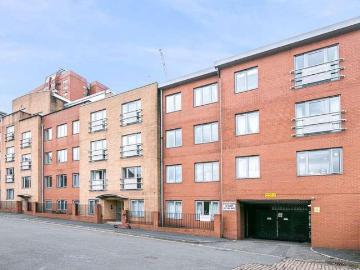 2 bed flat for sale