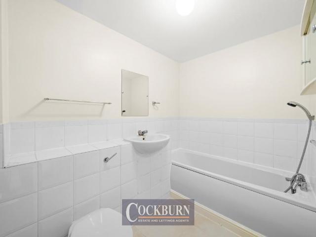 2 bed flat for sale