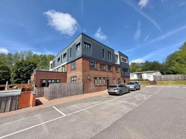 2 bed flat for sale