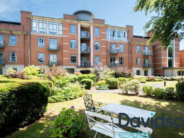 2 bed flat for sale