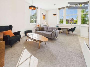 2 bed flat for sale