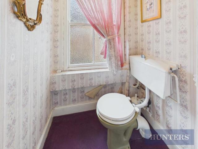 2 bed flat for sale