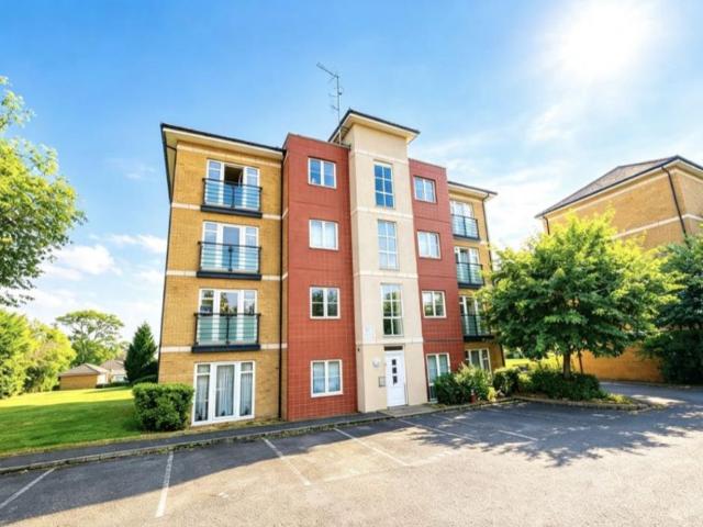 2 bed flat for sale