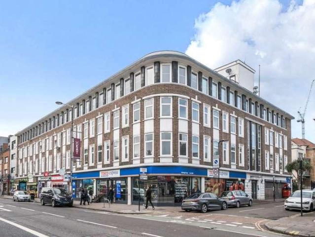 2 bed flat for sale