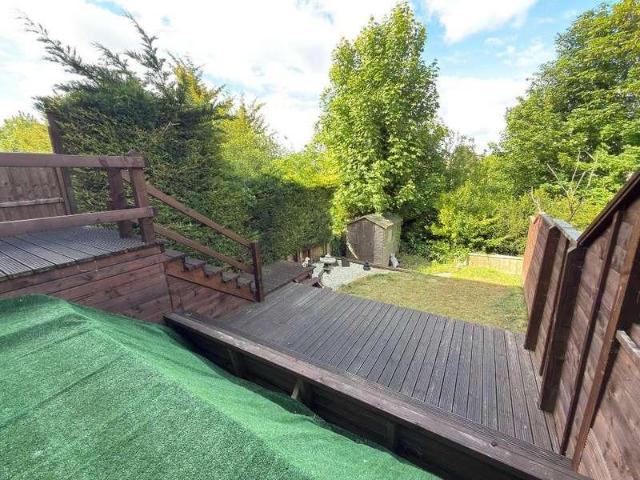 2 bed flat for sale