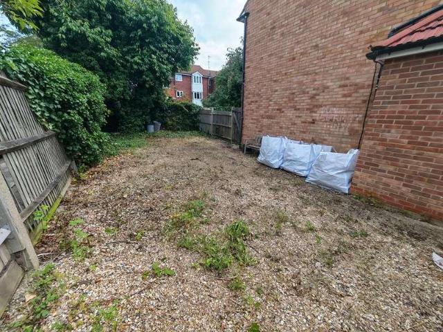 2 bed flat for sale