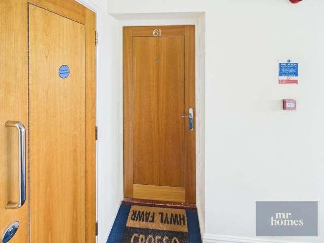 2 bed flat for sale