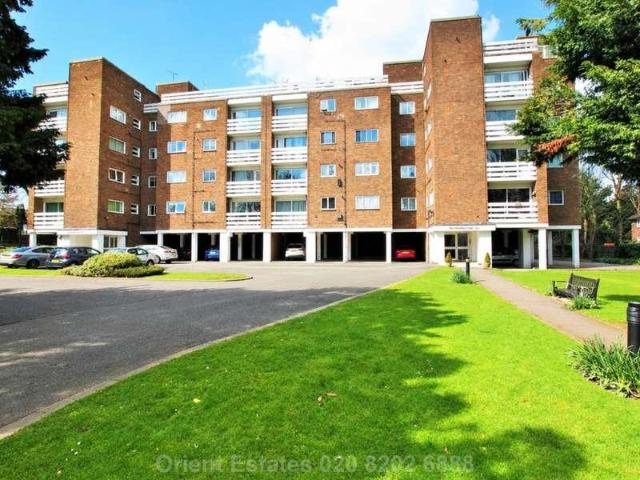 2 bed flat for sale