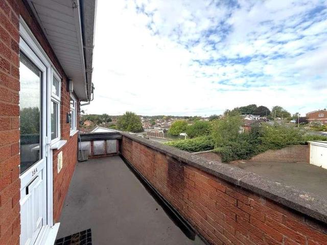 2 bed flat for sale