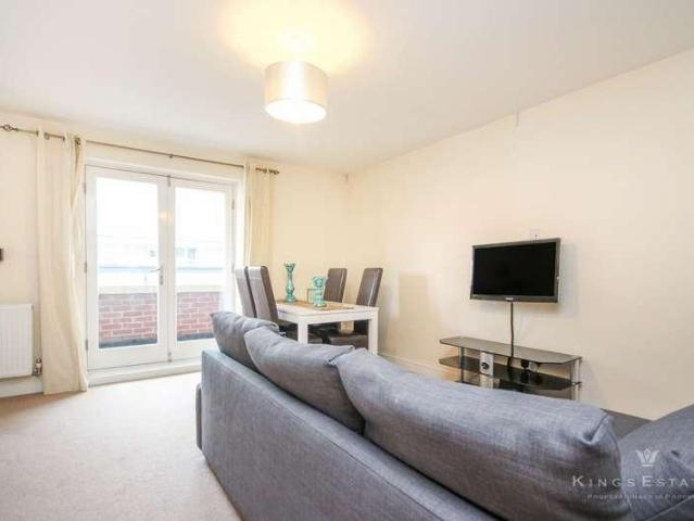 2 bed flat for sale