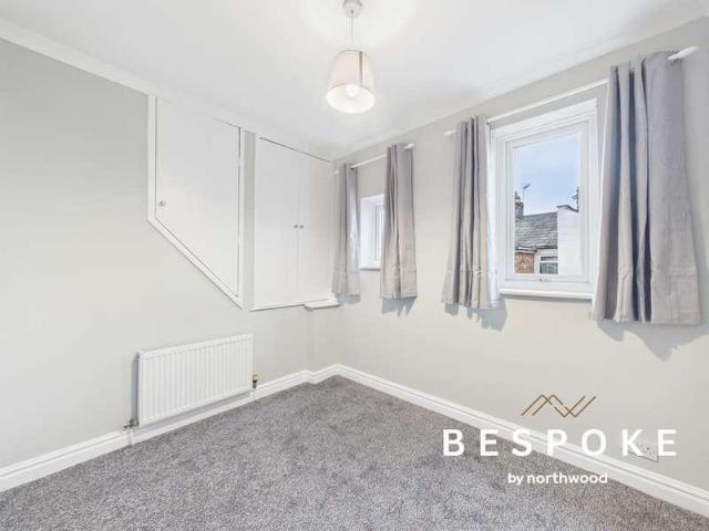 2 bed flat for sale