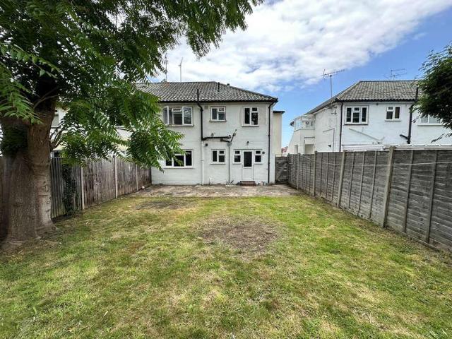 2 bed flat for sale