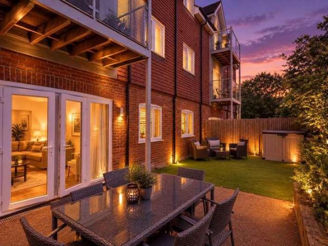 2 bed flat for sale