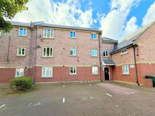 2 bed flat for sale