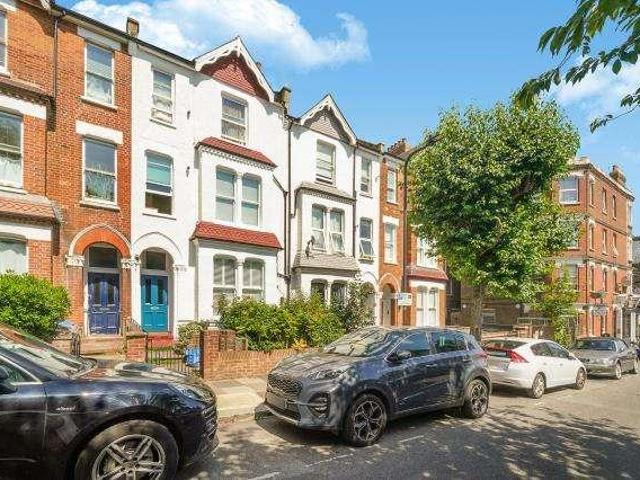 2 bed flat for sale