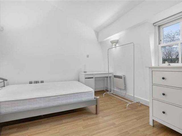 2 bed flat for sale
