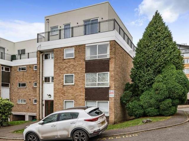 2 bed flat for sale