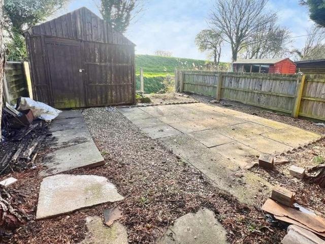 2 bed flat for sale