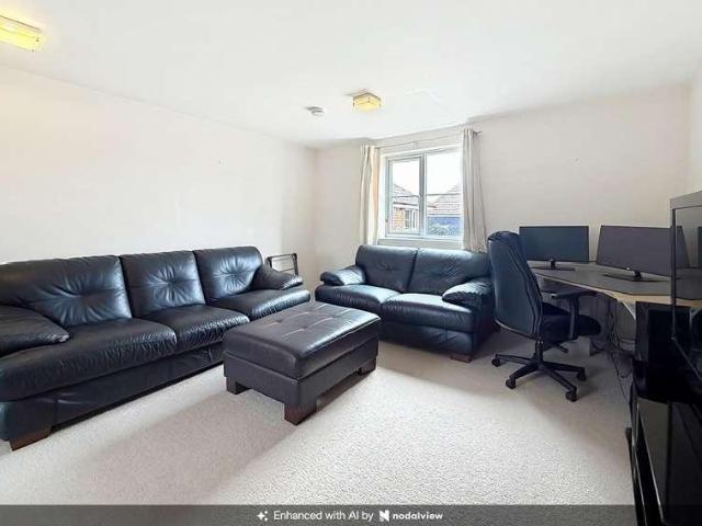 2 bed flat for sale