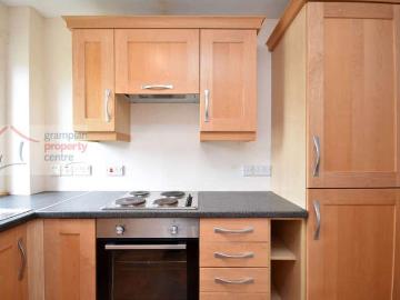 2 bed flat for sale