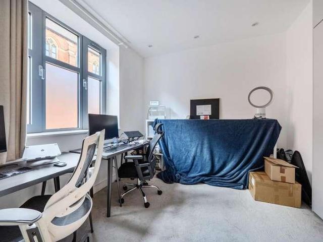 2 bed flat for sale