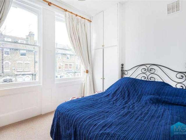 2 bed flat for sale