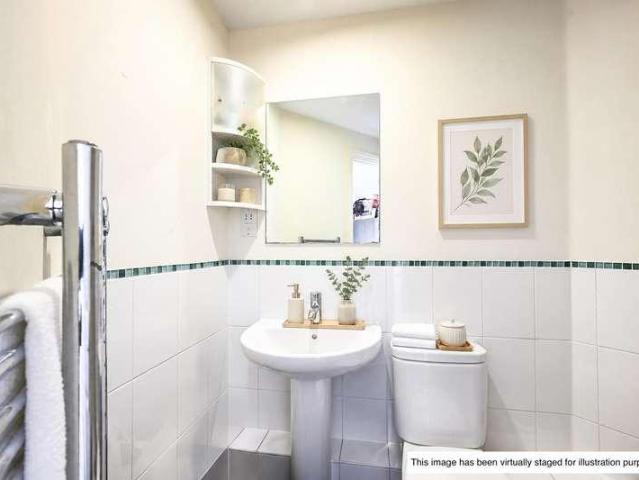 2 bed flat for sale