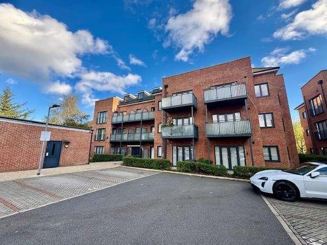 2 bed flat for sale